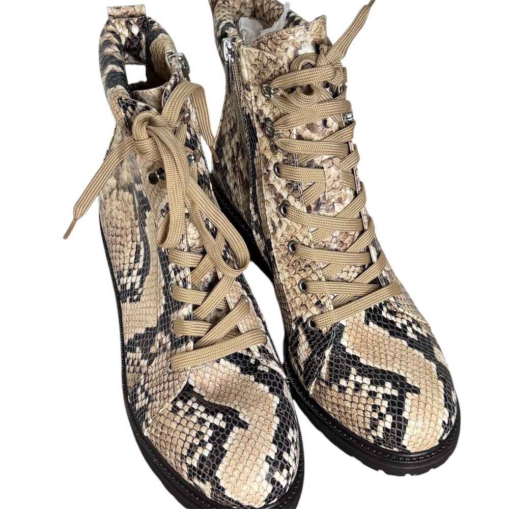 Vince Camuto Snakeskin Print Lace Up Combat Ankle Boots VC-GABRIENA Size 8.5